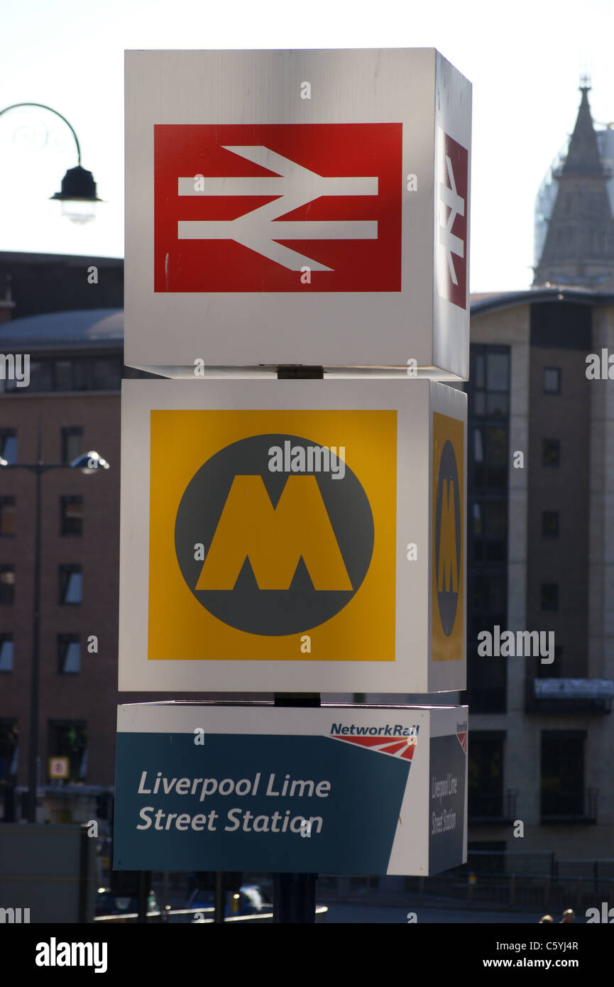 British Rail and Metro sign at Lime Street railway station, Liverpool, England Stock Photo