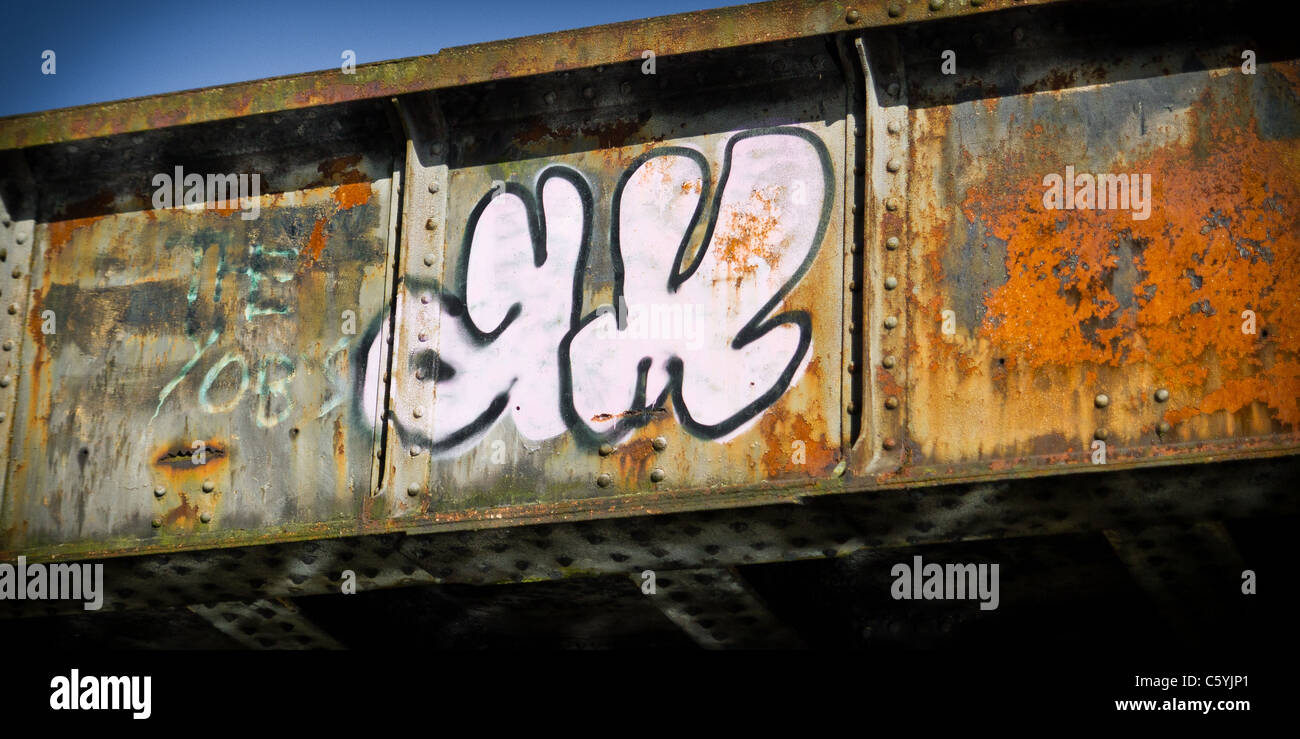 Bridge graffiti hires stock photography and images Alamy
