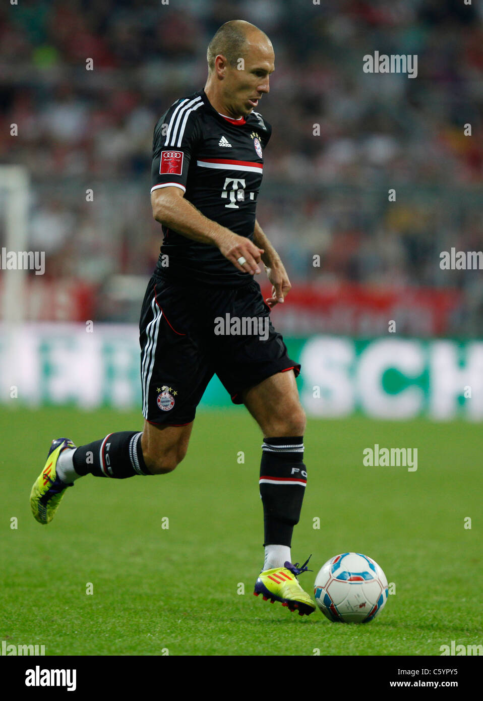 Fc Bayern Munich Player Arjen Robben In Action Stock Photo Alamy