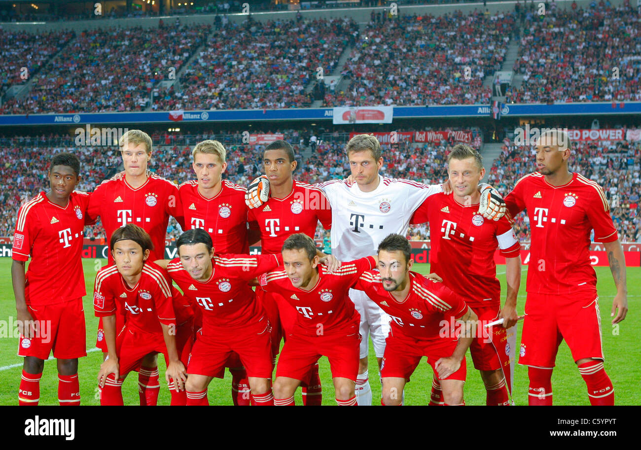 FC Bayern Muenchen team posing for group photo Stock Photo