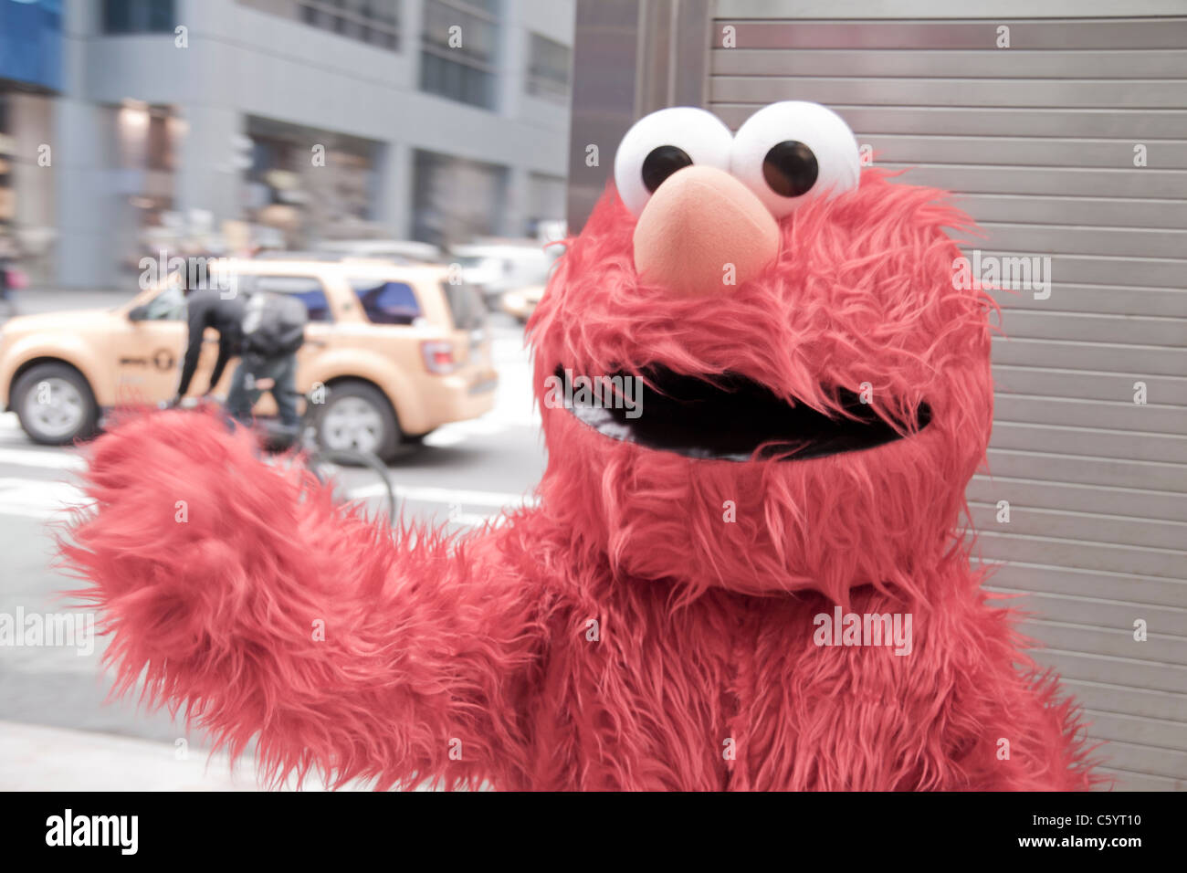 Elmo waving hires stock photography and images Alamy