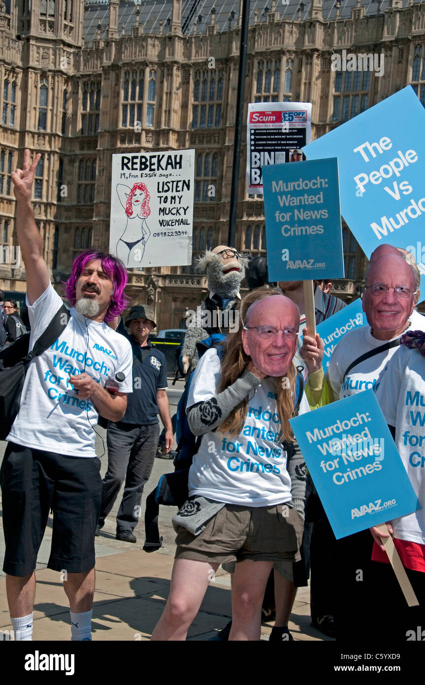 Anti murdoch hi-res stock photography and images - Alamy