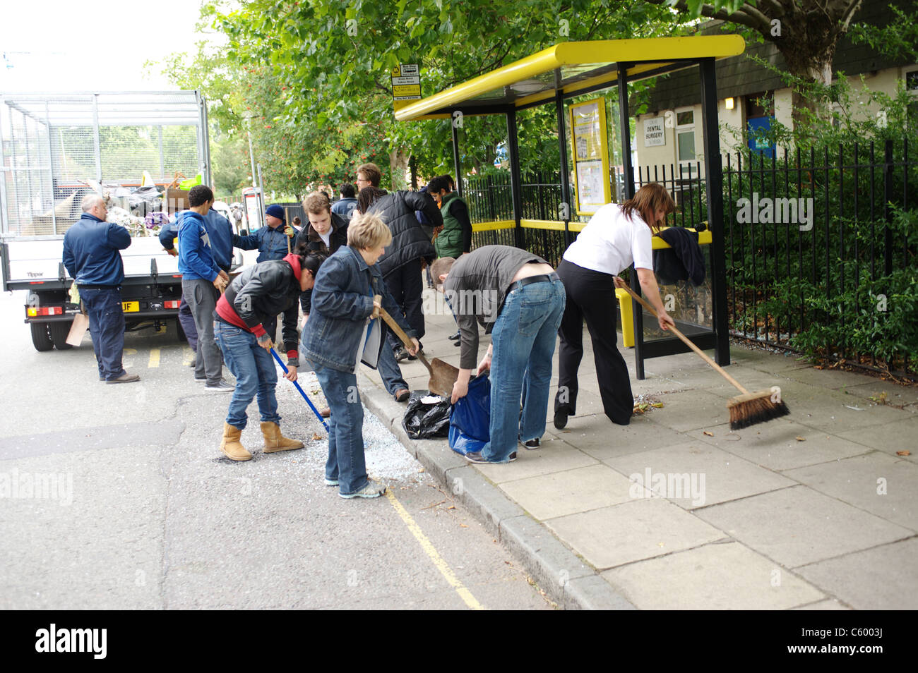 Riot damage clean up grove hires stock photography and images Alamy