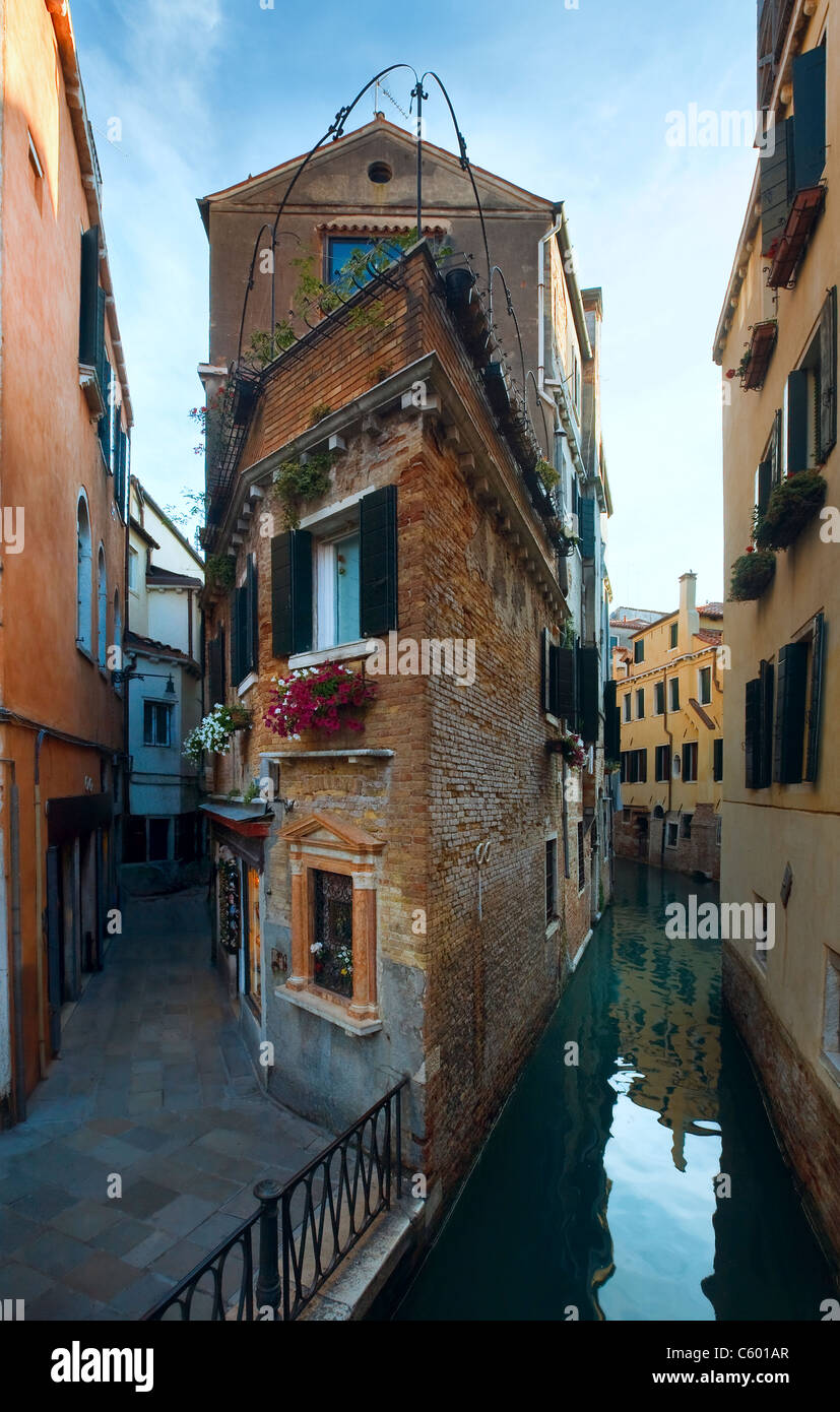 Nice summer venetian canal view (Venice, Italy Stock Photo - Alamy