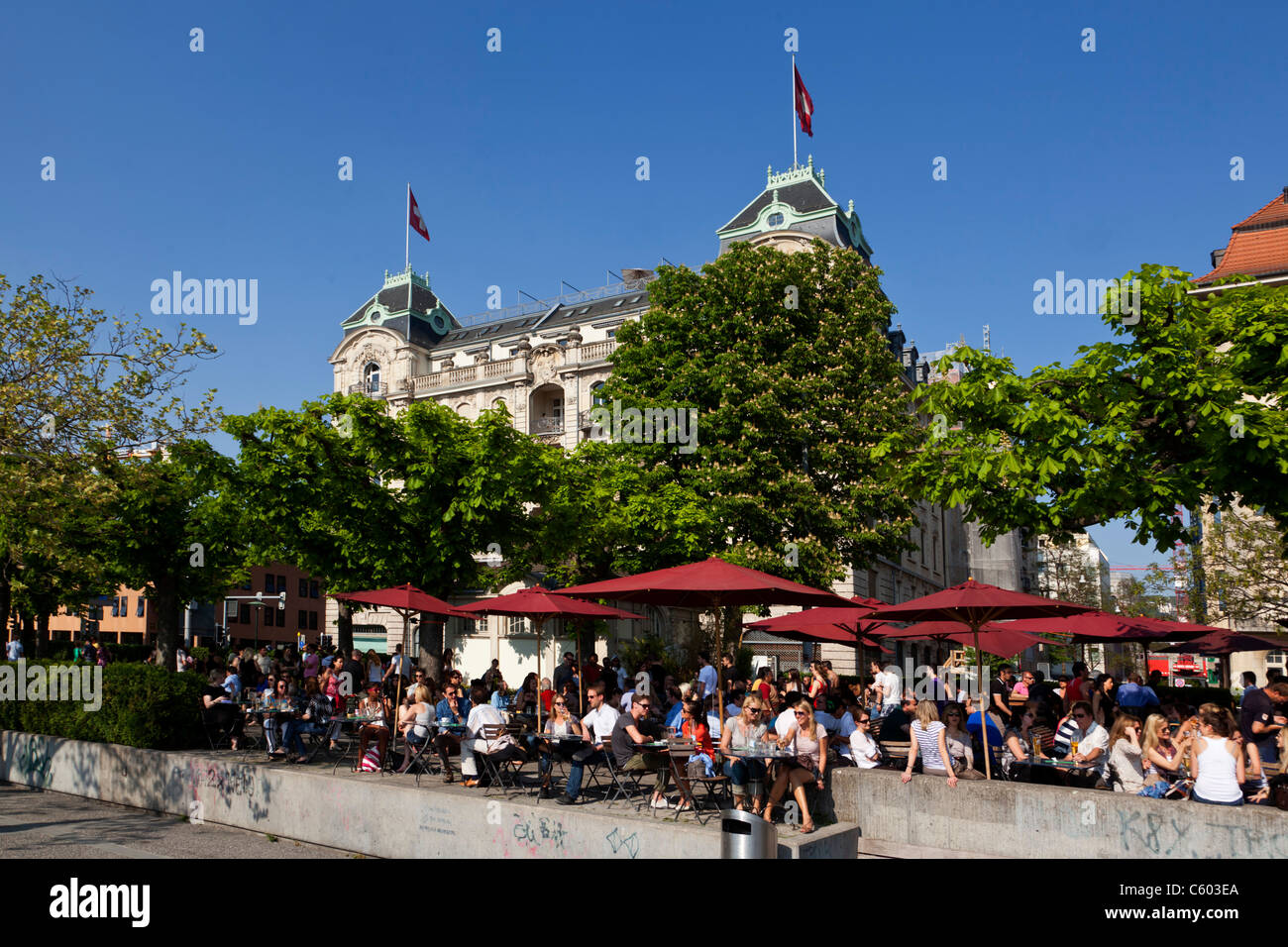 Switzerland Zurich, lake promenade , people , Pumpy bar, street cafe Stock Photo