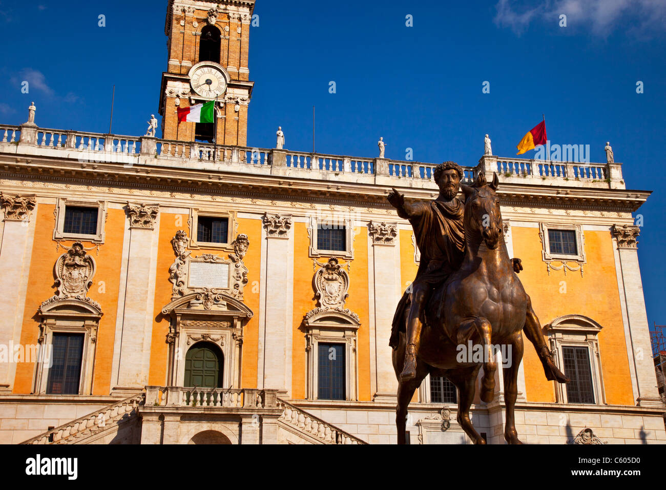 Piazza of rome hi-res stock photography and images - Page 2 - Alamy