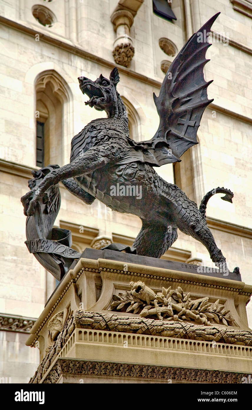 Heraldic griffin in bronze by Charles Bell Birch at Temple Bar marks the boundary between Westminster and the City of London Stock Photo