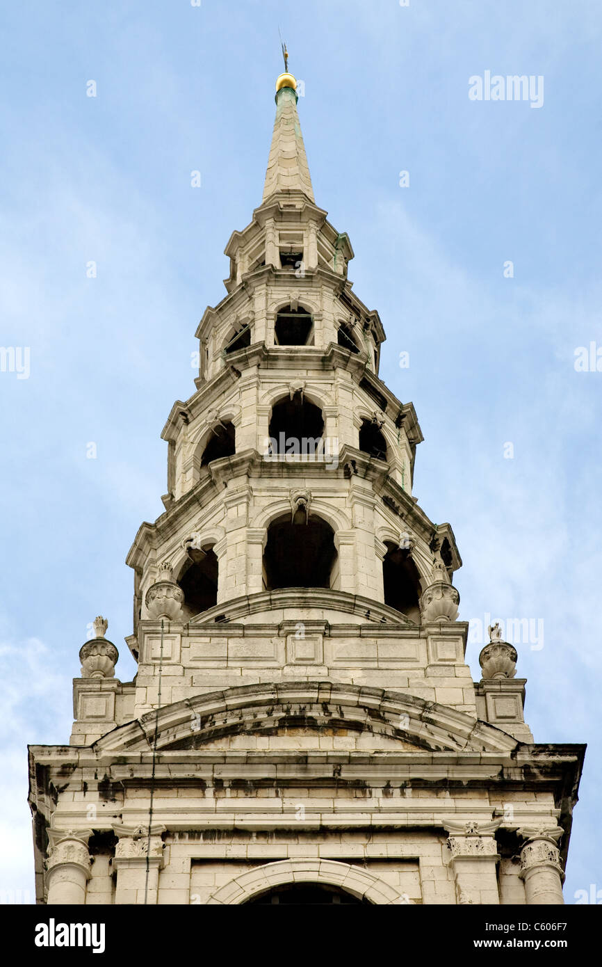 Spire of St Bride's church in City of London designed by Christopher Wren and said to be inspiration for tiered wedding cakes Stock Photo