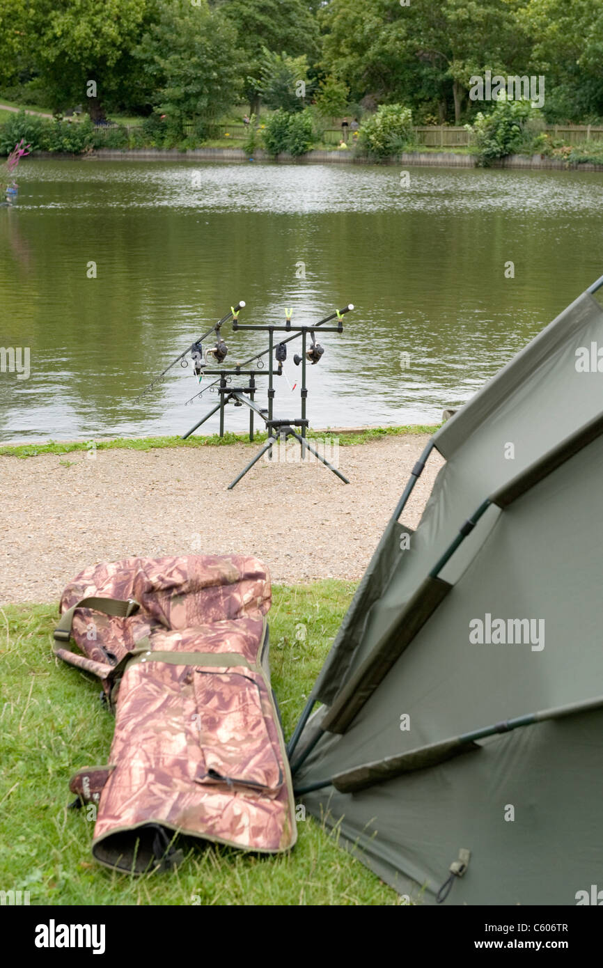 London Parliament Hill , Hampstead Heath , angler or fisherman ' s tent