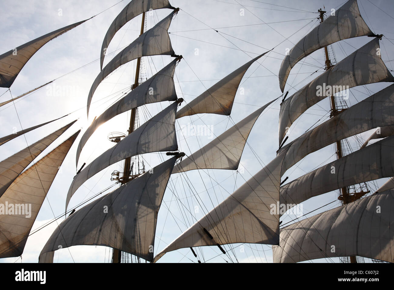 Tall ships hi-res stock photography and images - Alamy