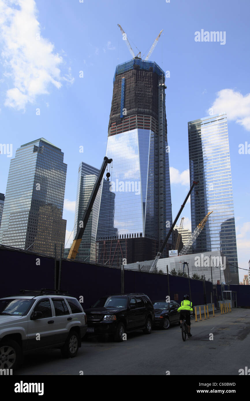Freedom Tower, 1 World Trade Center under construction, Ground Zero ...