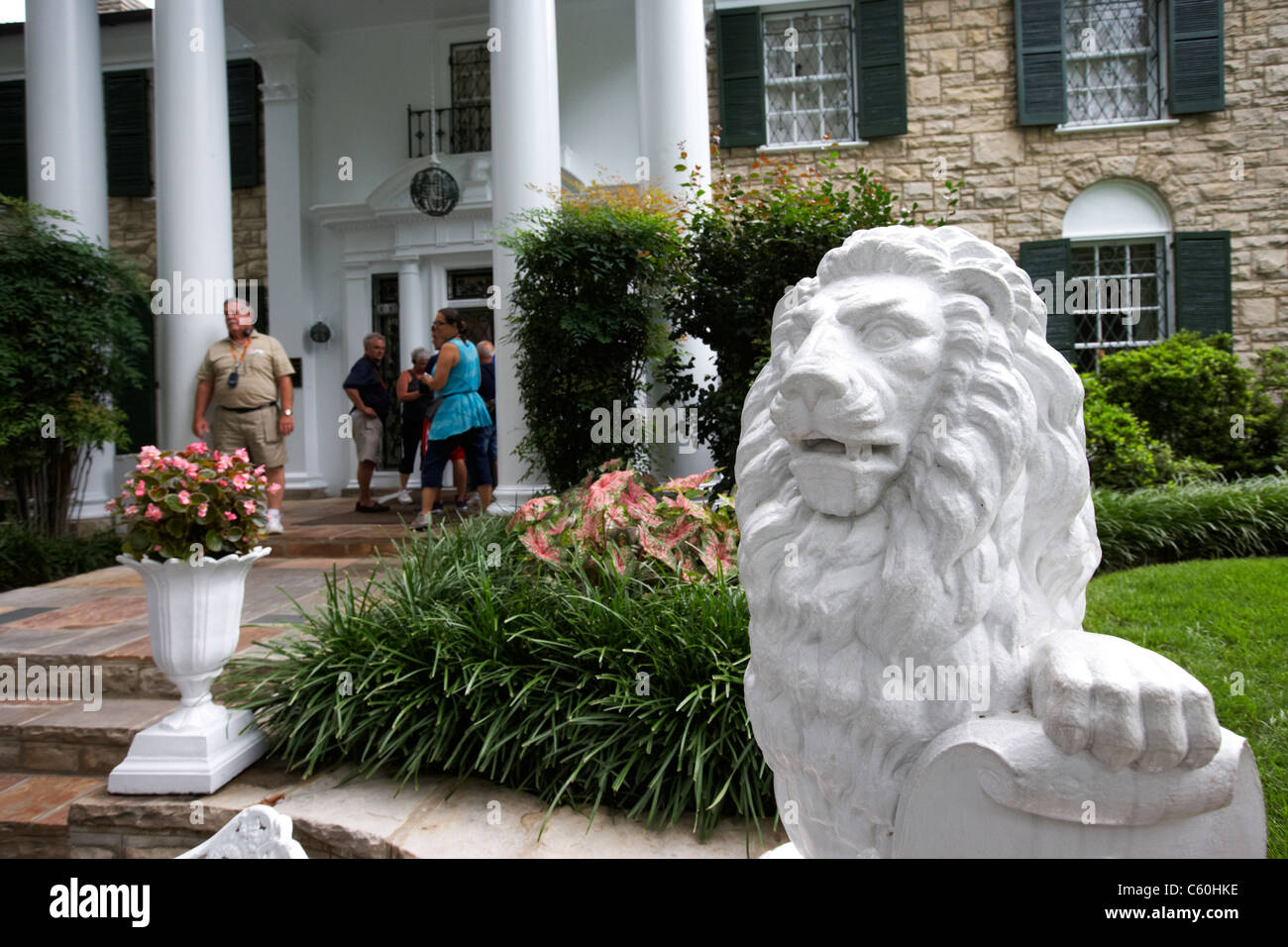 Lion statues hires stock photography and images Alamy