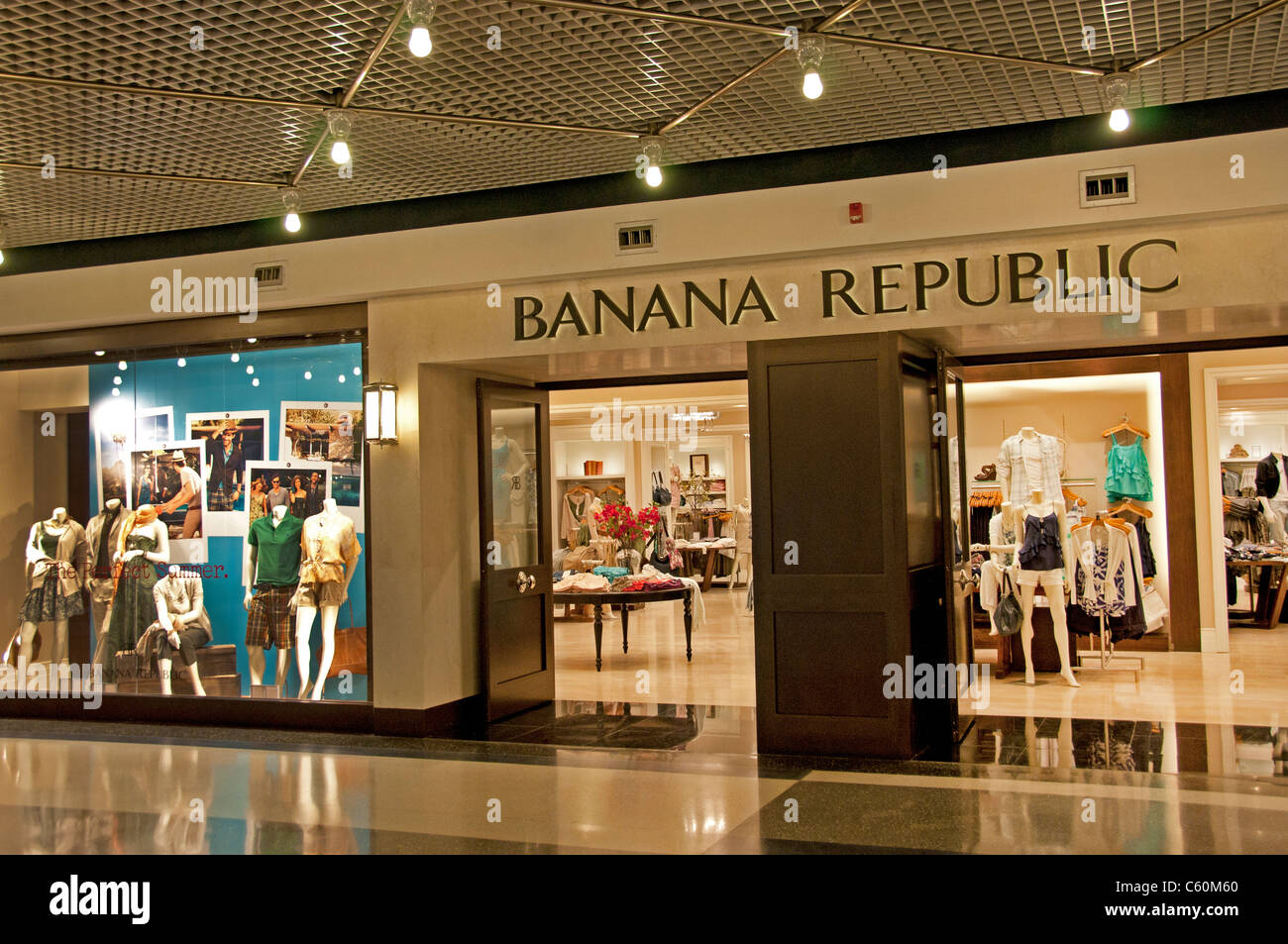 Banana republic istanbul istinye park hi-res stock photography and ...