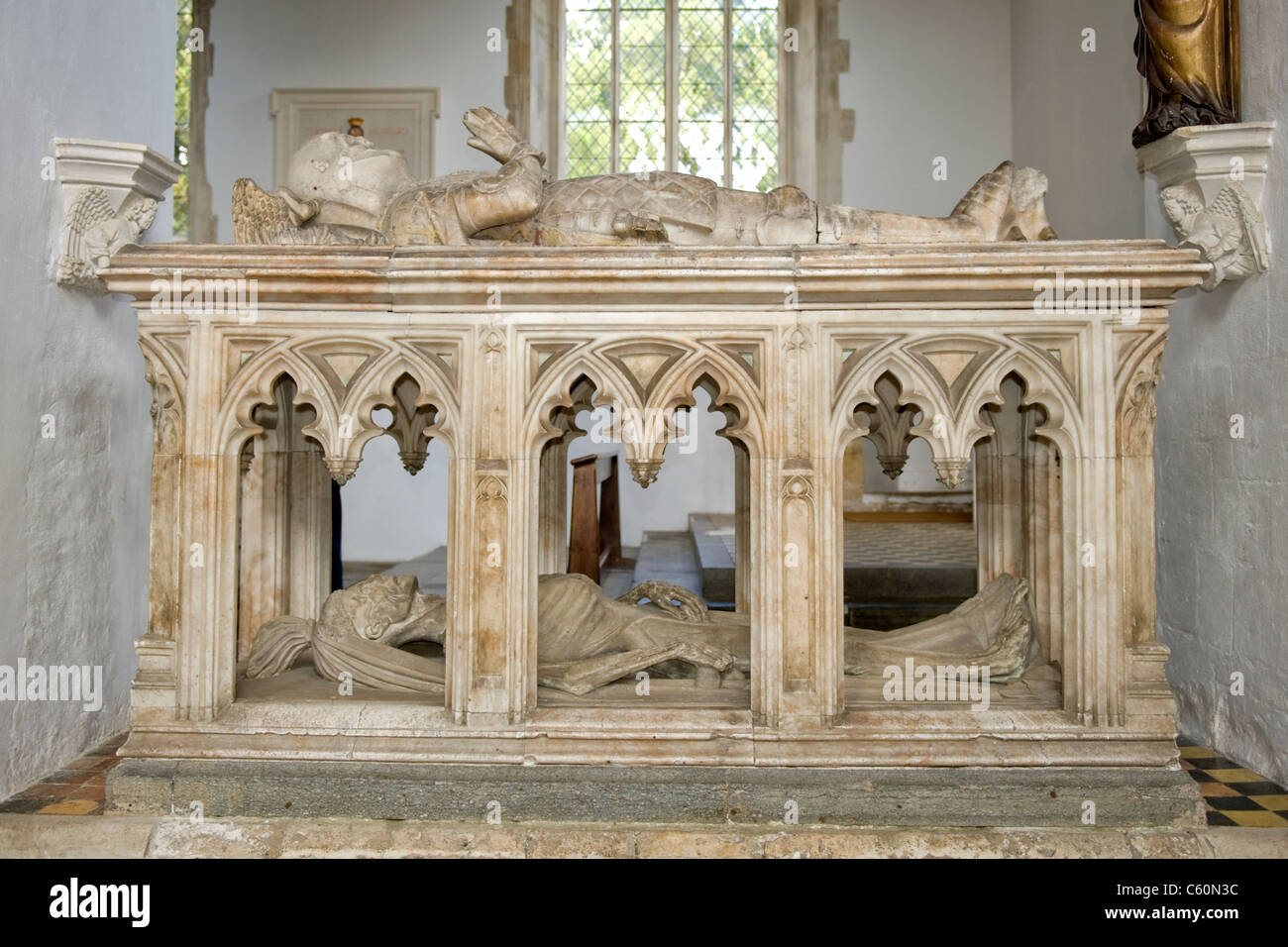 Arundel Castle West Sussex tomb John 7th Earl  Arundel 1407-35 separation Lady Chapel & Fitzalan Chapel Anglican & Catholic skeletal in armour Stock Photo