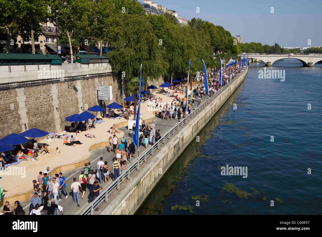 Paris Plage Quais De La Seine Paris France Stock Photo Alamy paris-plage-quais-de-la-seine-paris-france-stock-photo-alamy