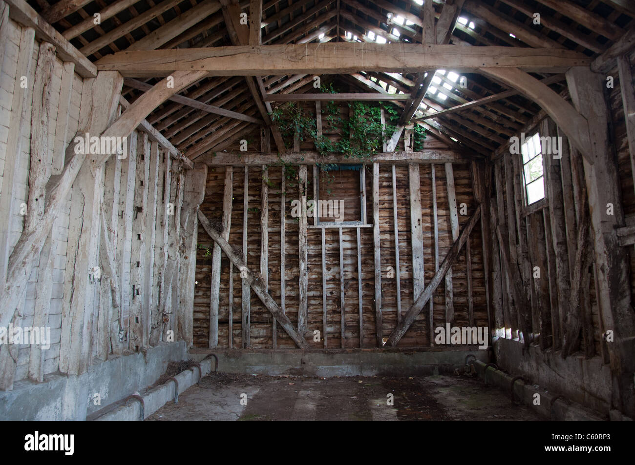 Old rustic barn Stock Photo - Alamy