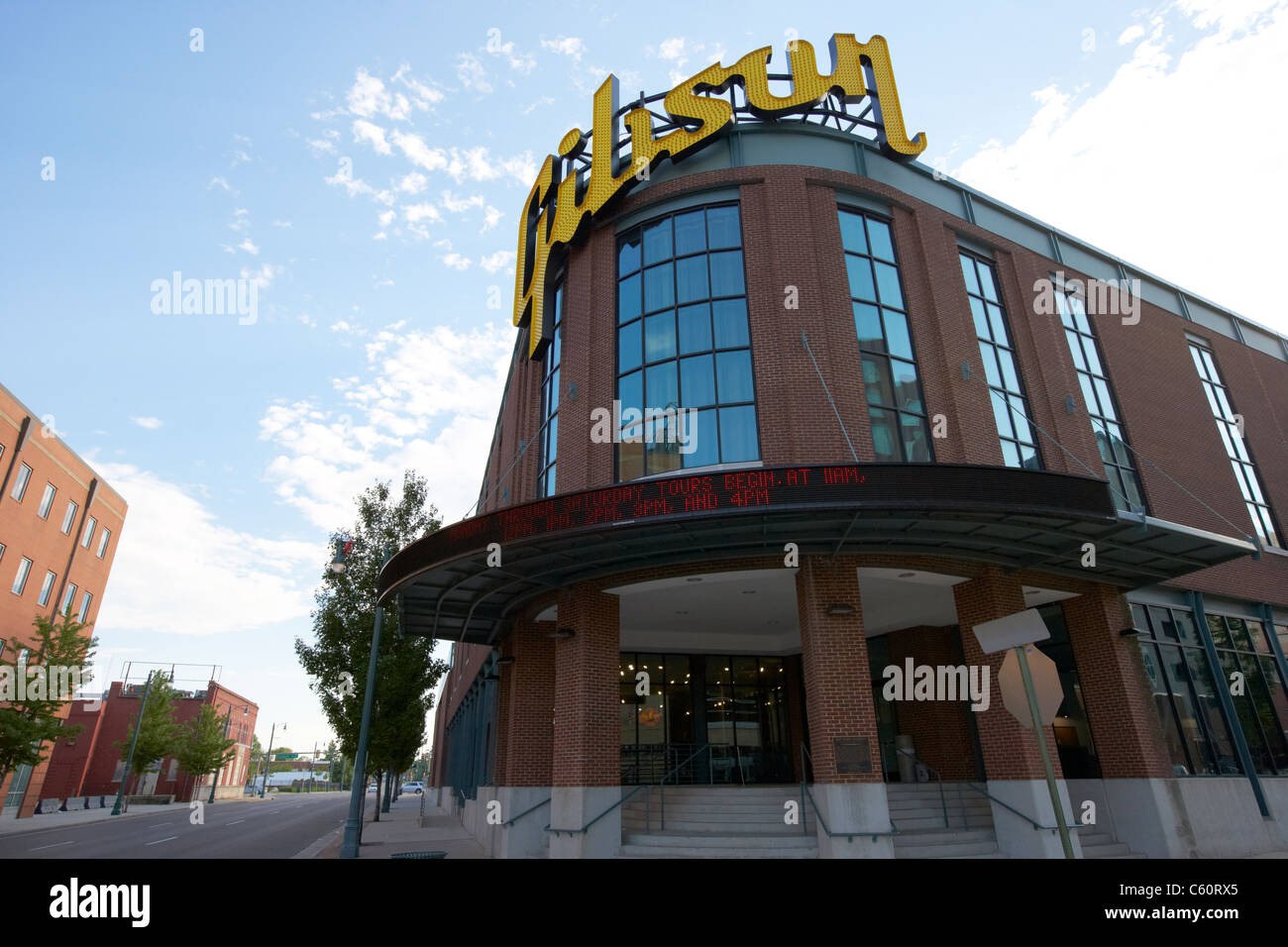 the gibson guitar factory and showcase in memphis tennessee united