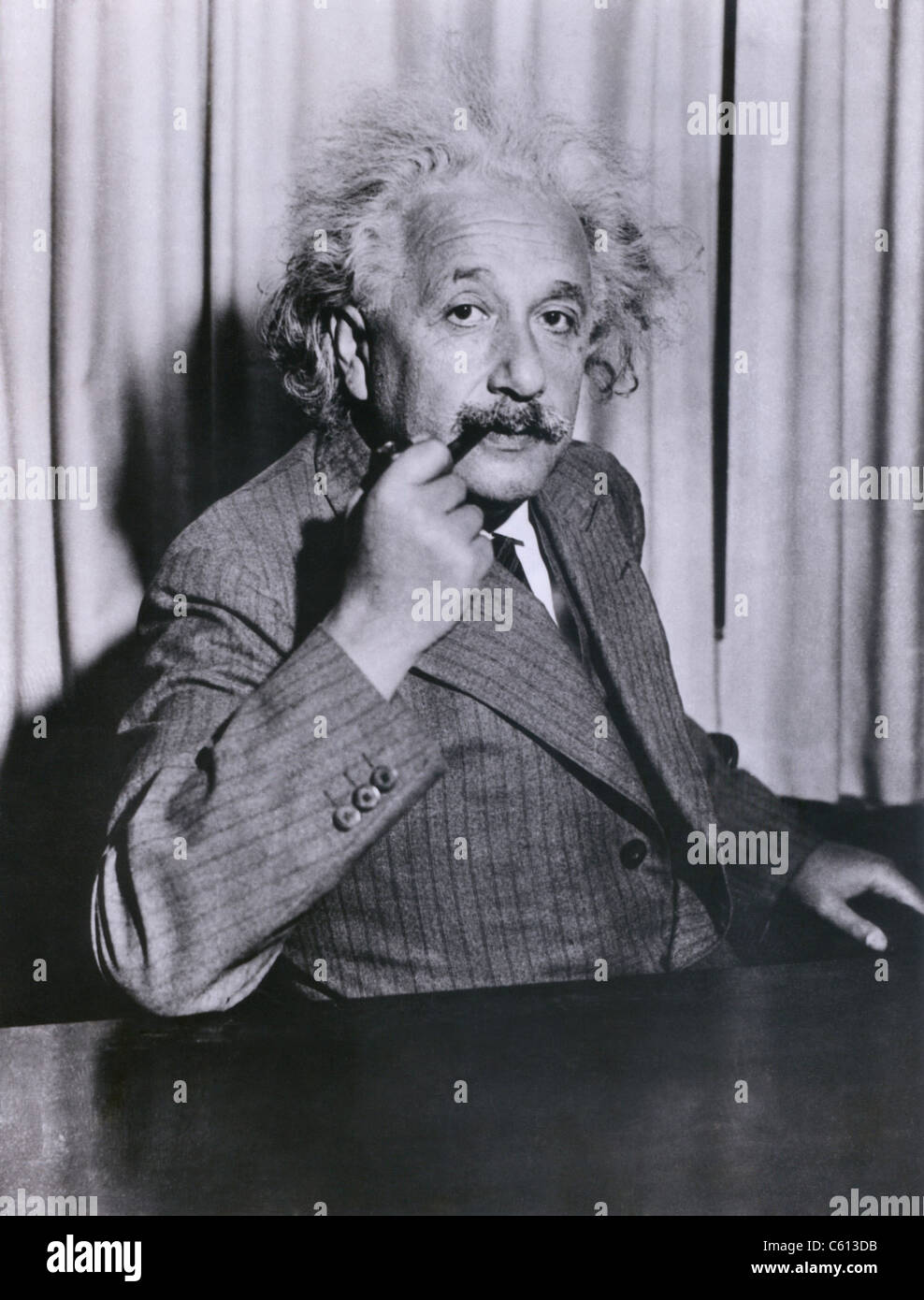 Albert Einstein (1879-1955), ca. 1935 Stock Photo - Alamy Albert Einstein (1879-1955), ca. 1935 Stock Photo - Alamy
