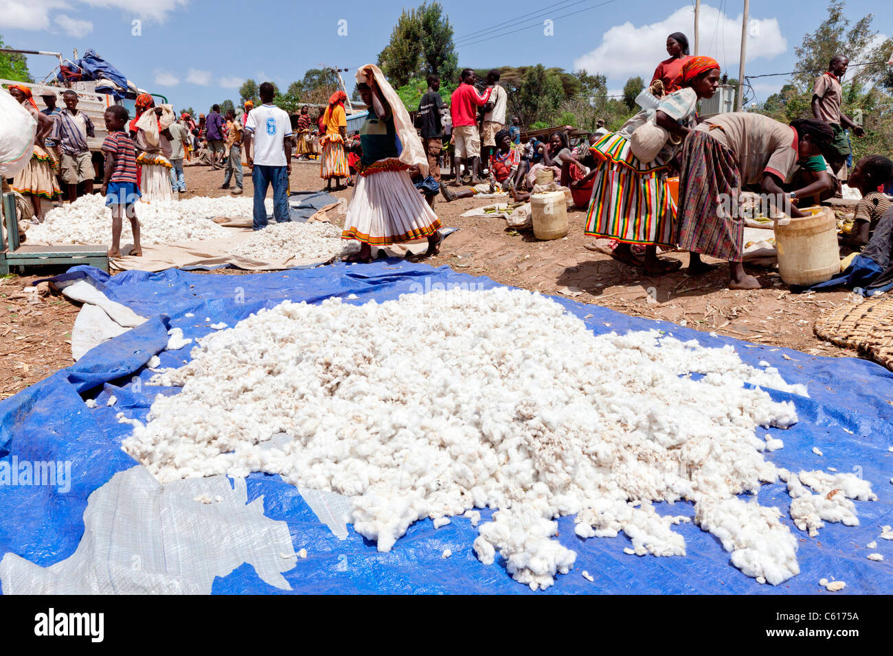 Local tribespeople selling cotton at Konso market in the Lower Omo