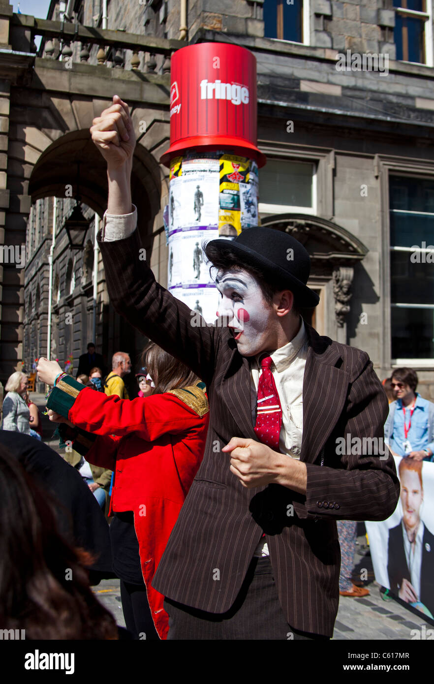Edinburgh Fringe Festival actor with clown make up Scotland UK Europe 2011 Stock Photo
