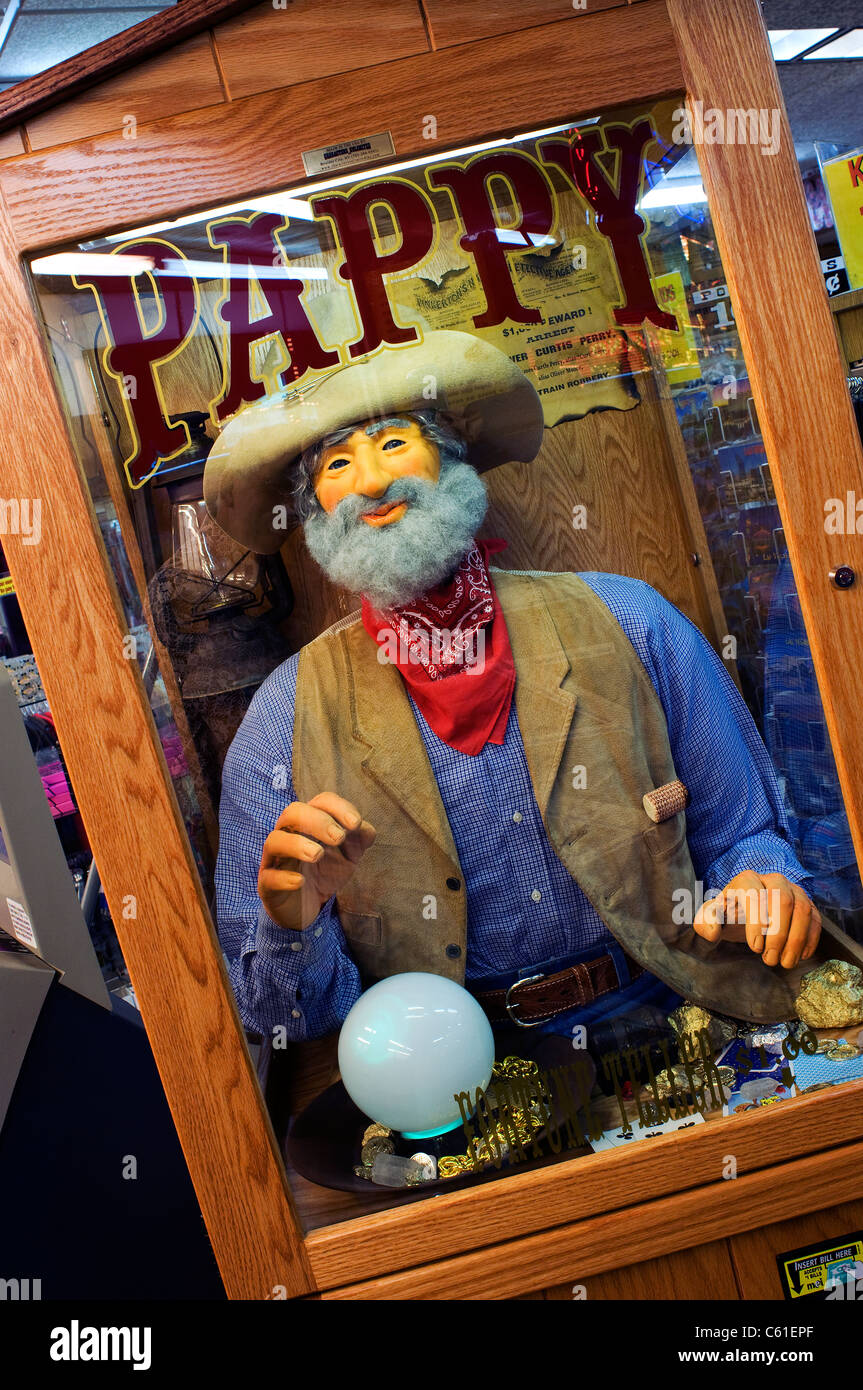 Arcade fortune teller hires stock photography and images Alamy