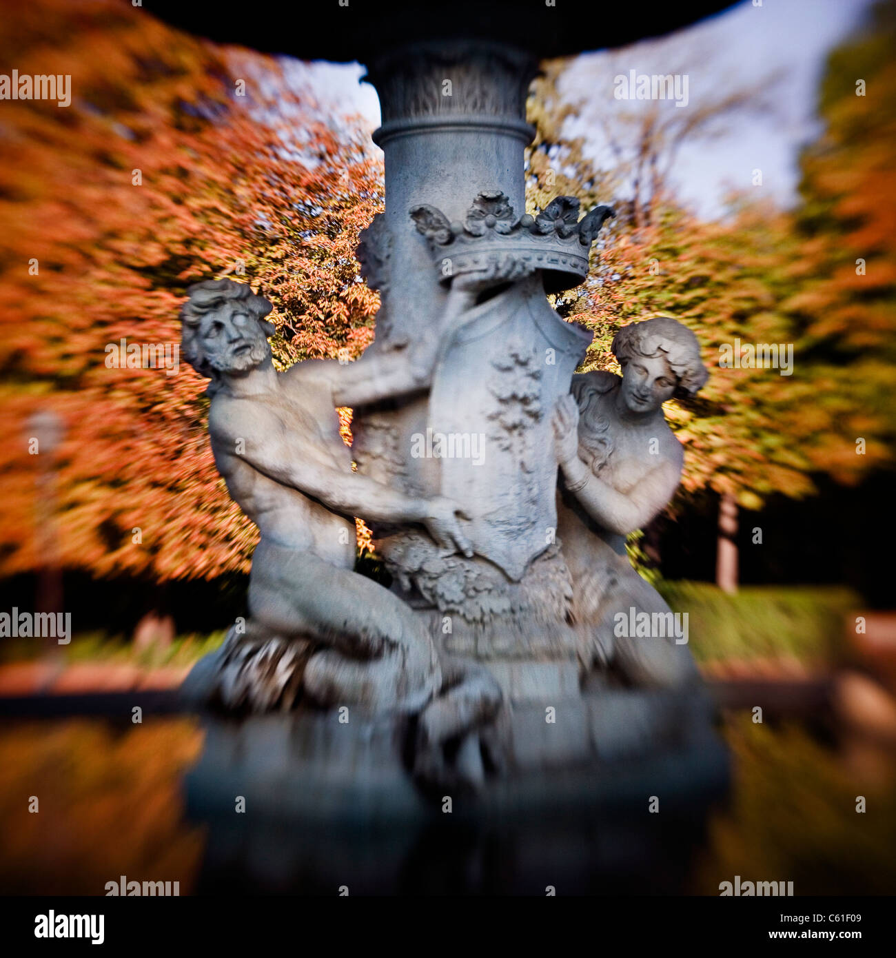 Artichoke Fountain in Retiro Park, Madrid, Spain Stock Photo Alamy
