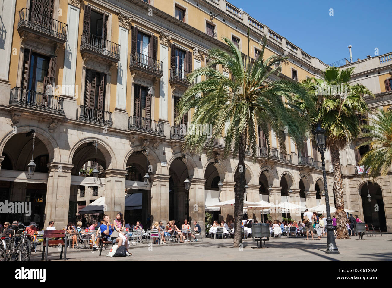 Spain, Barcelona, Las Ramblas, Restaurants in the Plaza Real Stock Photo -  Alamy