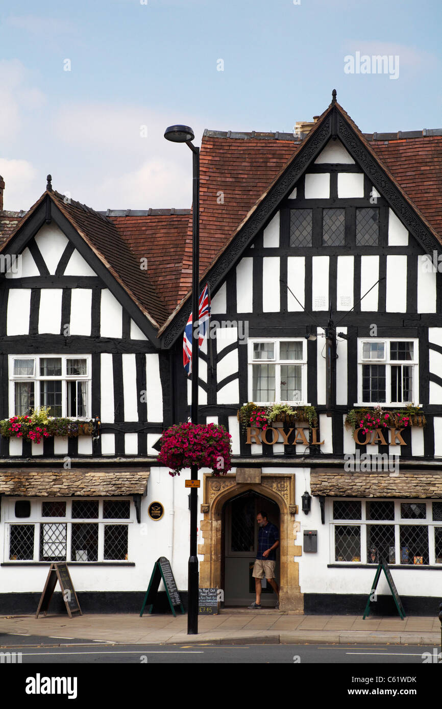 Royal Oak pub, Evesham at Vine Street, Evesham, Cotswolds
