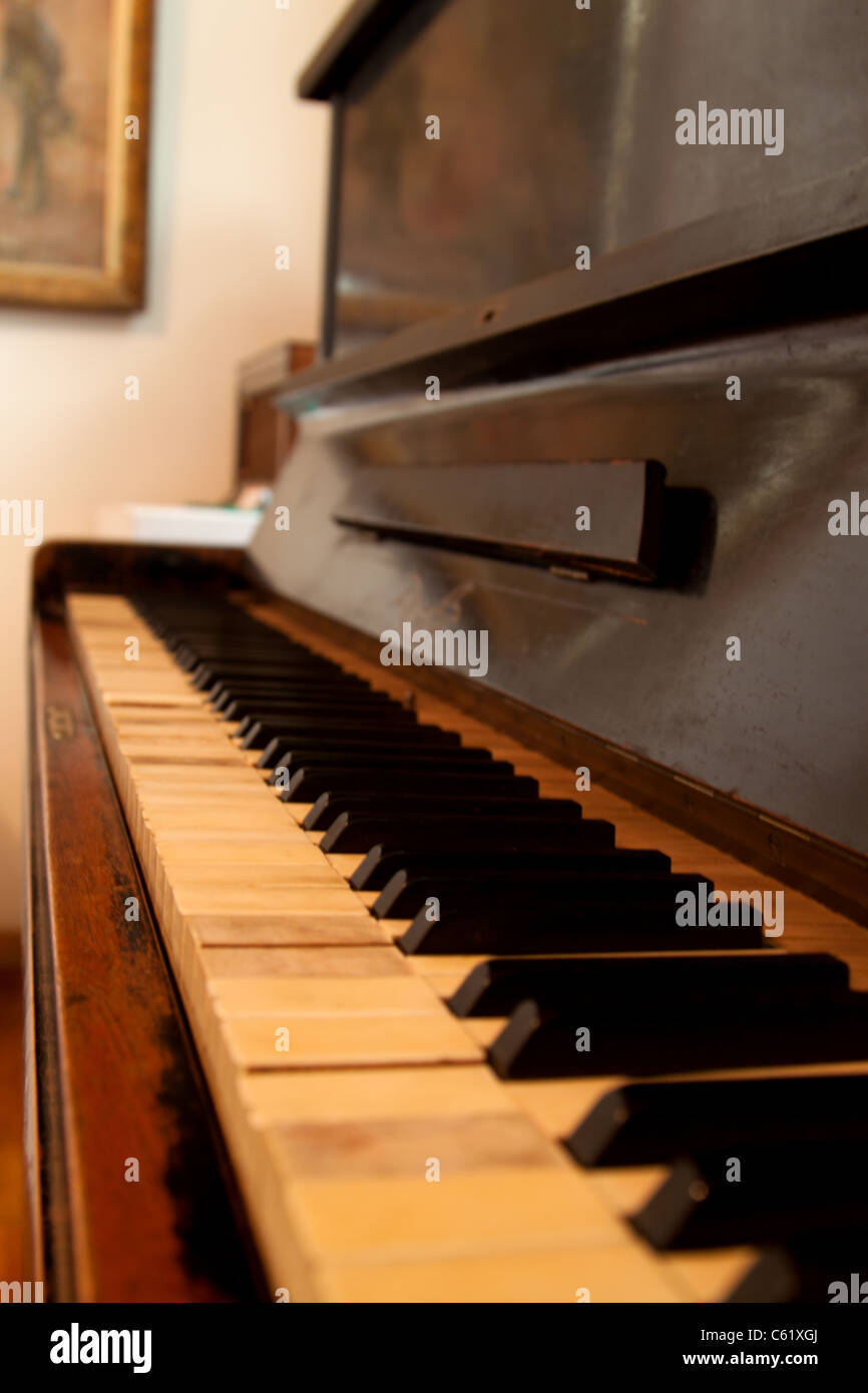 Antique ivory piano keys hires stock photography and images Alamy