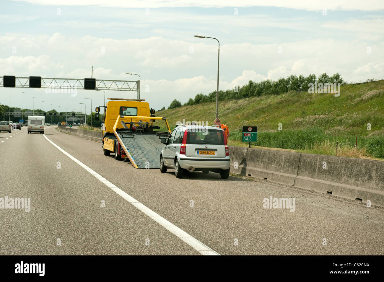 Breakdown recovery hires stock photography and images Alamy