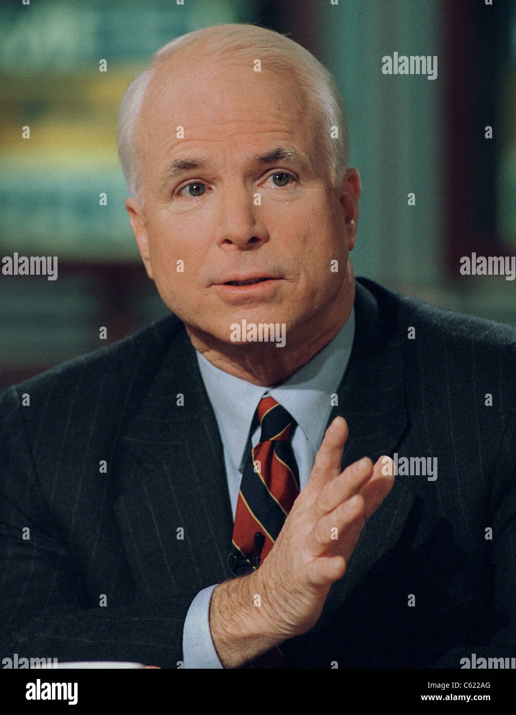 Senator John McCain discusses the situation in Kosovo Stock Photo