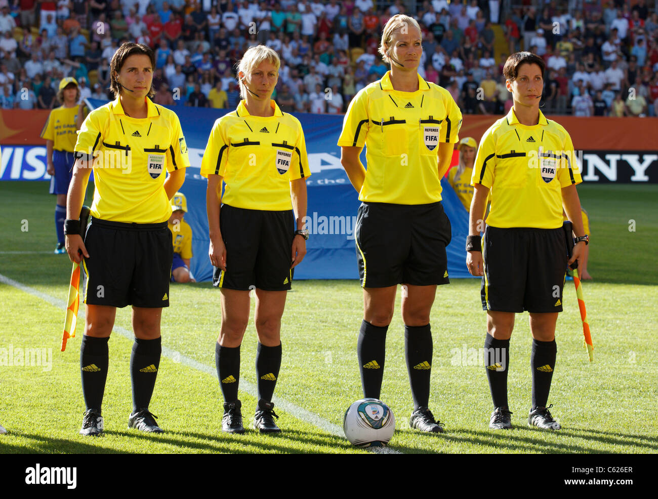 Womens referees hi-res stock photography and images - Alamy