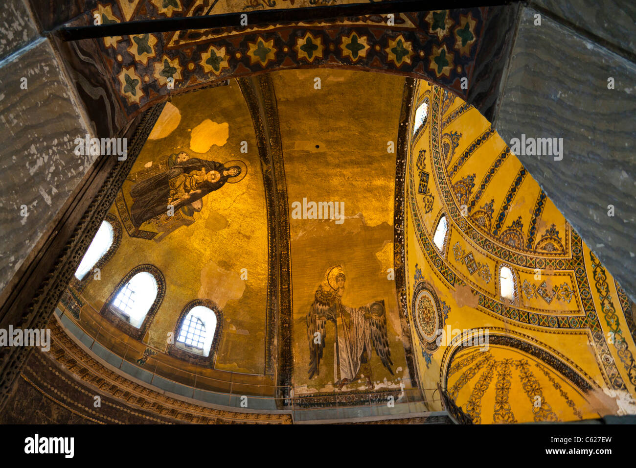 Virgin & Child mosaic in the apse of Aya Sofya, Sultanahmet, Istanbul, Turkey Stock Photo