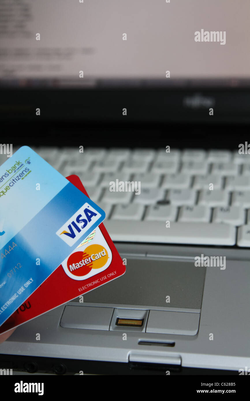 Visa credit card hi-res stock photography and images - Alamy