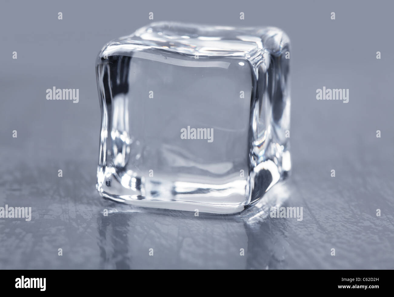 Large ice cube hi-res stock photography and images - Alamy