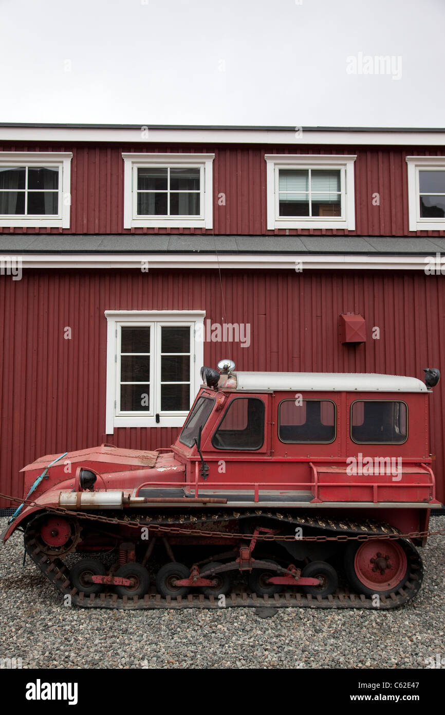 Image shows Longyearbyen, the largest settlement of Svalbard archipelago, Norway. Photo:Jeff Gilbert Stock Photo