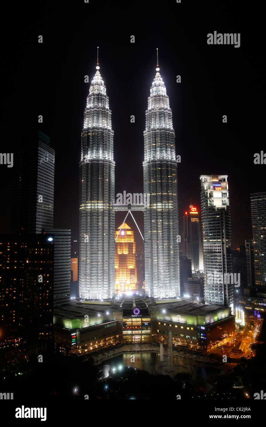 The Petronas Towers, KLCC, at night, Kuala Lumpur, Malaysia Stock Photo