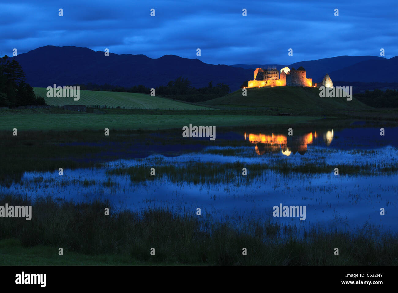 18th century ruthven barracks hi-res stock photography and images - Alamy