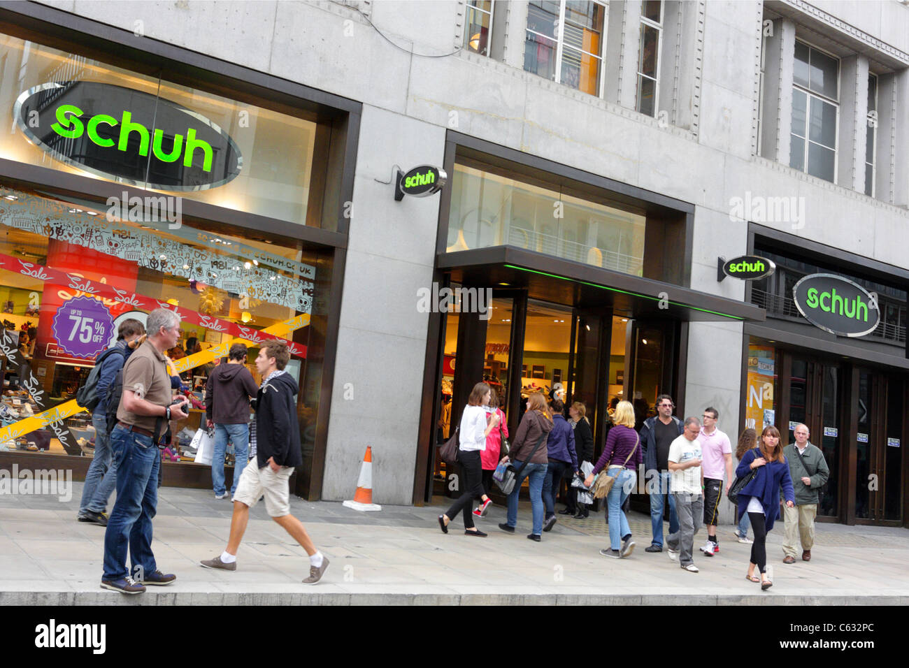 SCHUH LONDON,situated on the busy shopping thoroughfare Oxford Street,one of the country`s leading shoe retailers. Stock Photo