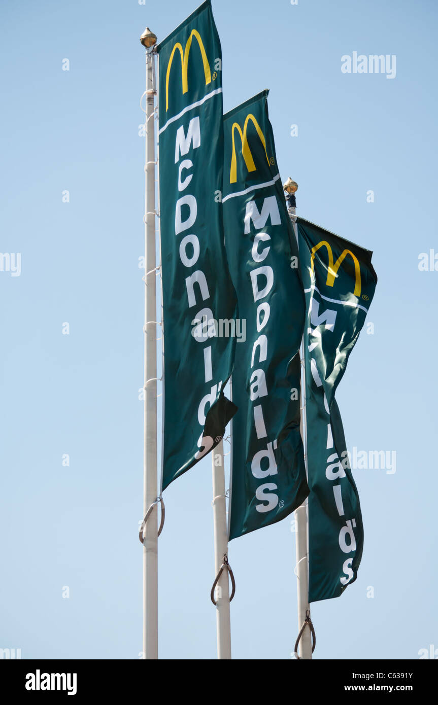 Mcdonald’s logo and flag hi-res stock photography and images - Alamy