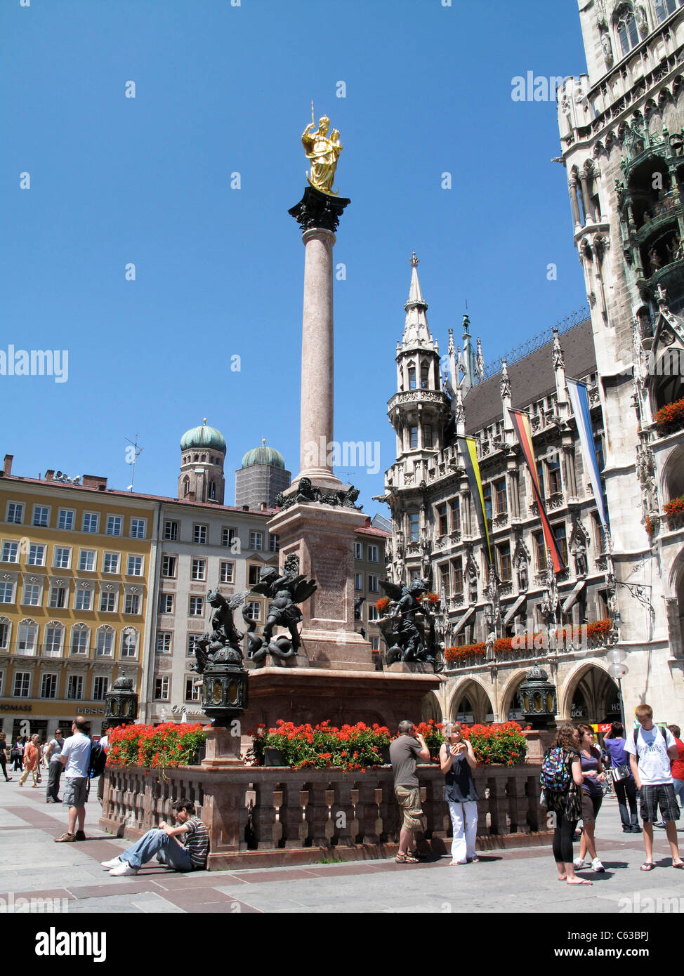 Munich Marienplatz with statue of Mary Stock Photo