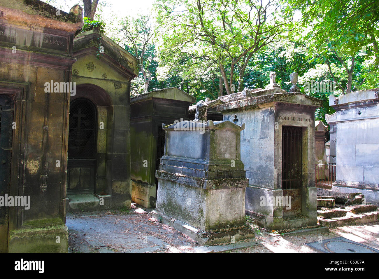 Graves in the Pere Lachaise cemetery in Paris Stock Photo
