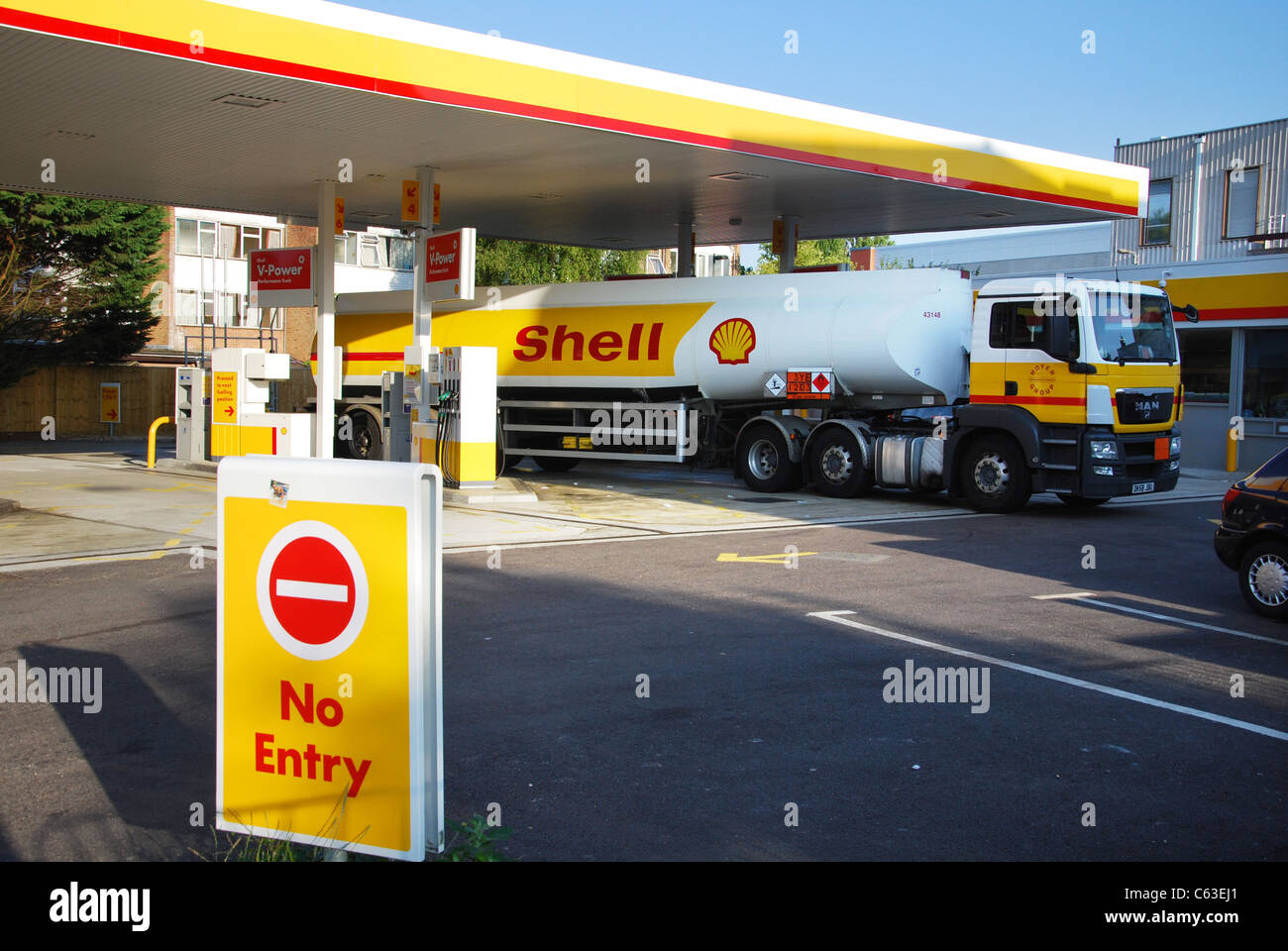 Shell petrol station Oxford United Kingdom Stock Photo Alamy