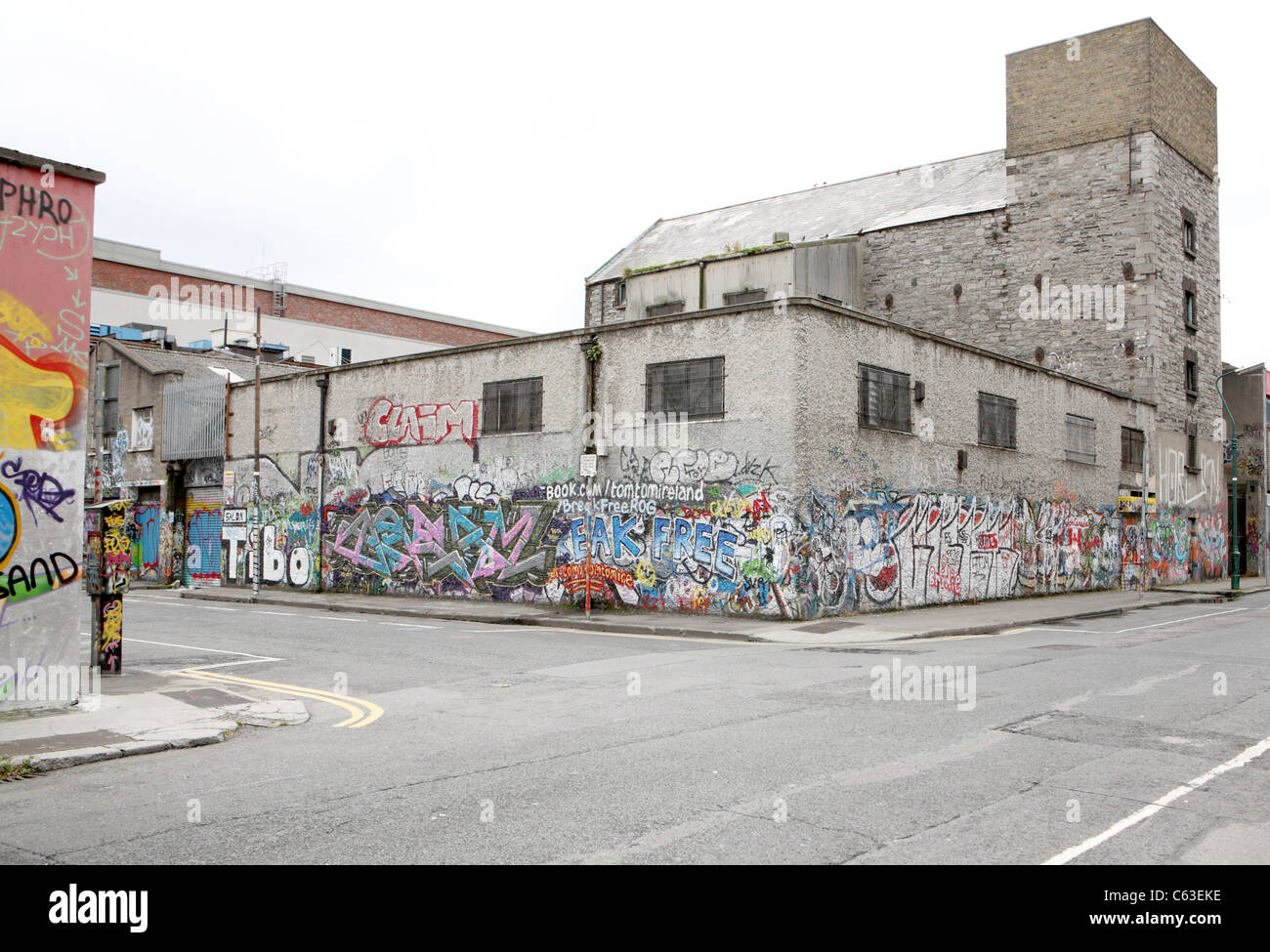 Graffiti in Windmill lane Dublin Stock Photo Alamy