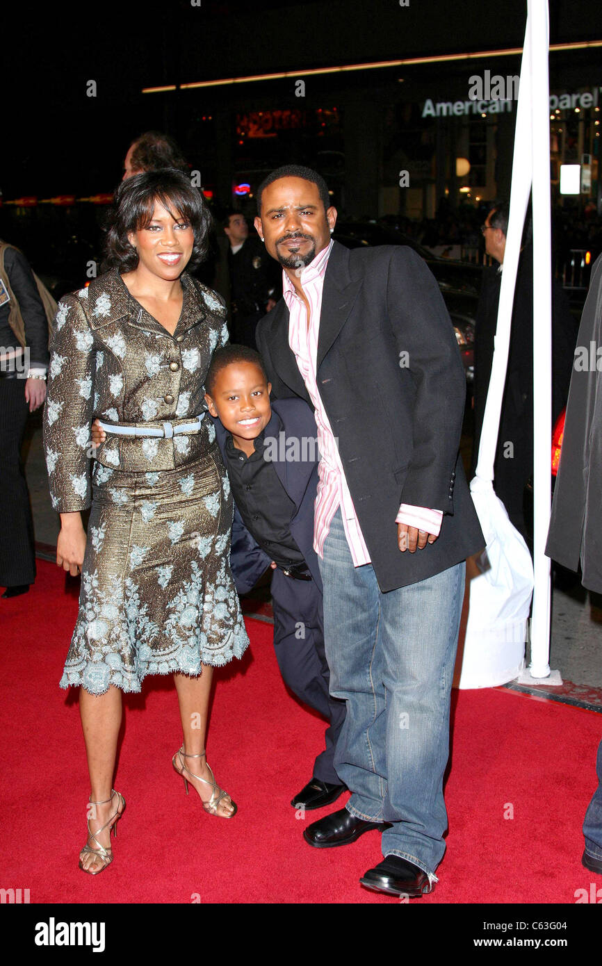 Regina King, Ian Alexander Jr., Ian Alexander Sr. at arrivals for MISS CONGENIALITY 2 Premiere, Grauman's Chinese Theatre, Los Angeles, CA, March 23, 2005. Photo by: Effie Naddel/Everett Collection Stock Photo