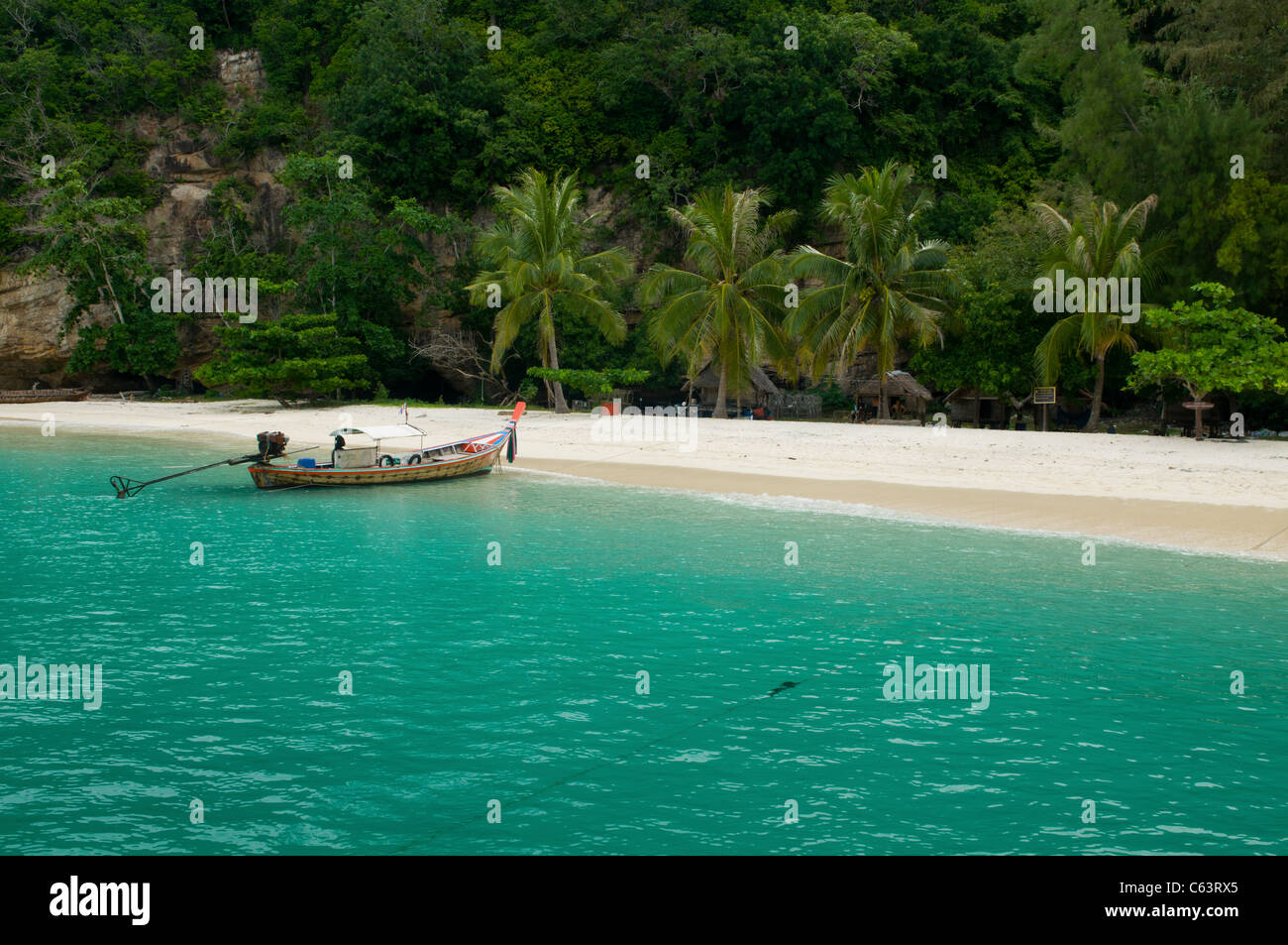 beautiful beach on Mosquito isle off of Ko Phi Phi Island, Thailand ...