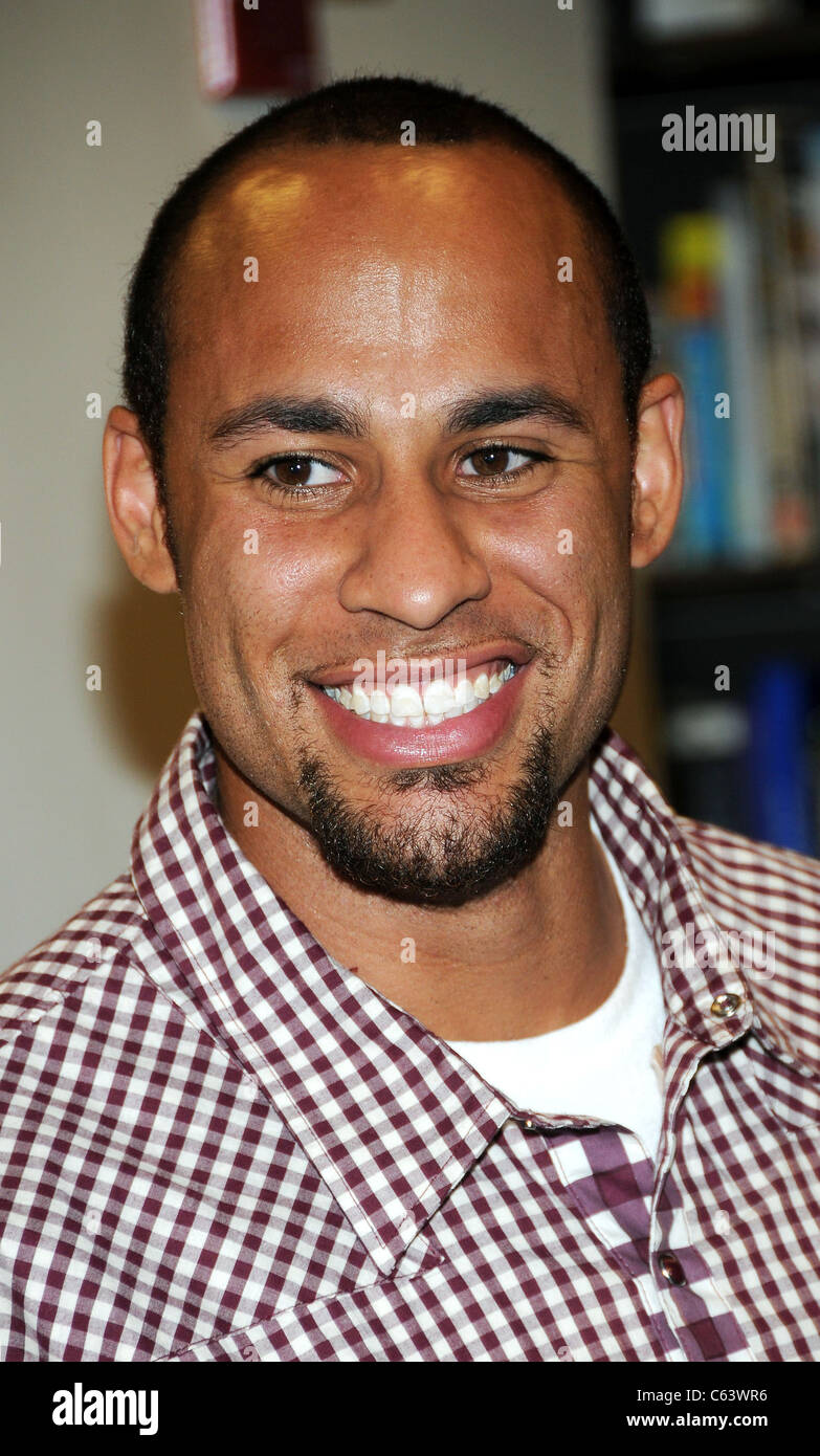 Hank Baskett at in-store appearance for Kendra Wilkinson 'Sliding Into