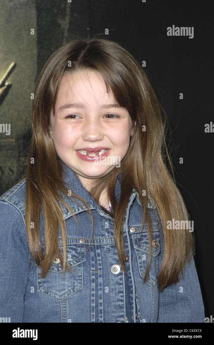 Isabelle Connor at arrivals for AMITYVILLE HORROR Premiere, Arclight Cinerama Dome, Hollywood, CA, April 07, 2005. Photo by: Michael Germana/Everett Collection Stock Photo