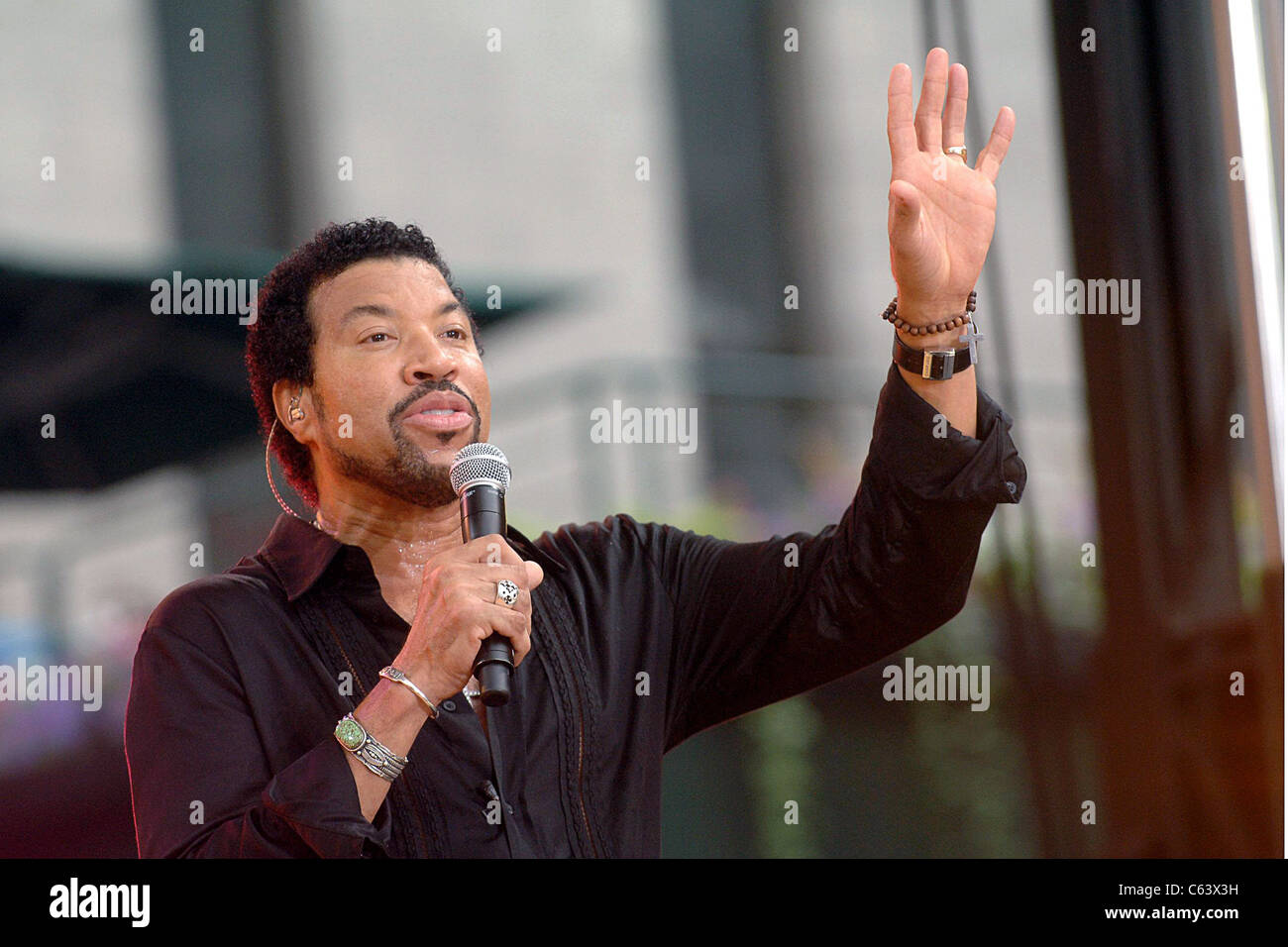 Lionel Richie on stage for ABC GMA Good Morning America Summer Concert Series, Bryant Park, New York, NY, August 25, 2006. Photo by: George Taylor/Everett Collection Stock Photo
