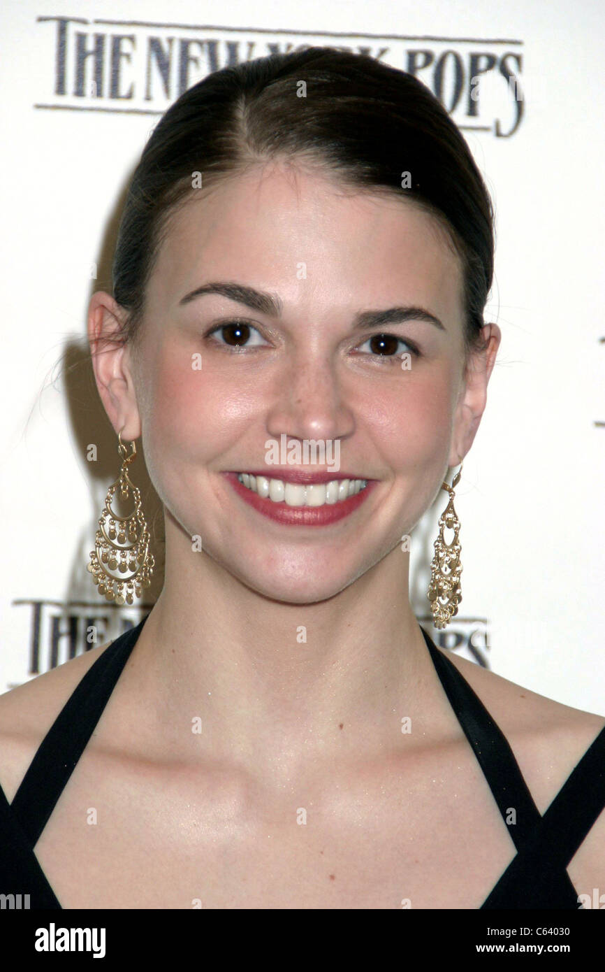Sutton Foster at arrivals for New York Pops 2x2 22nd Birthday Gala